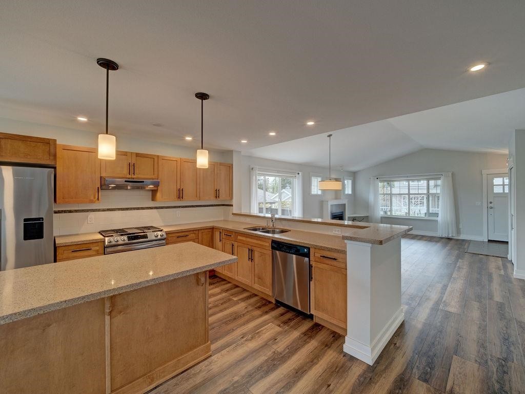 









5652


Andres

Road,
Sechelt,




BC
V7Z 0M4

