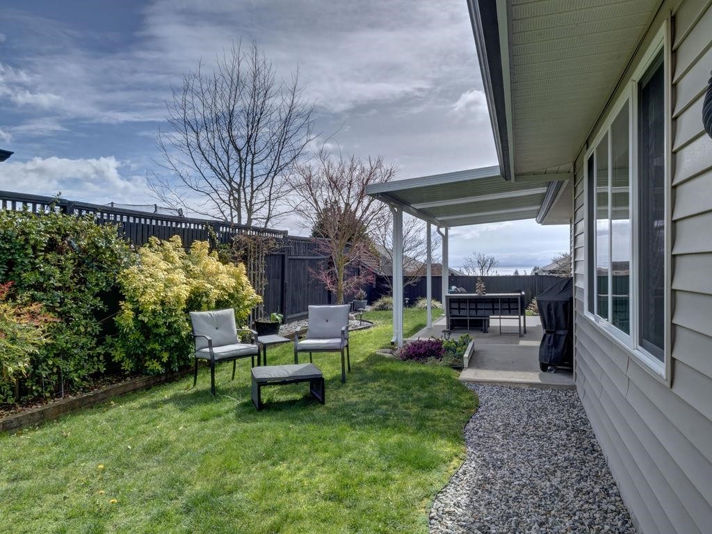 









5652


Andres

Road,
Sechelt,




BC
V7Z 0M4

