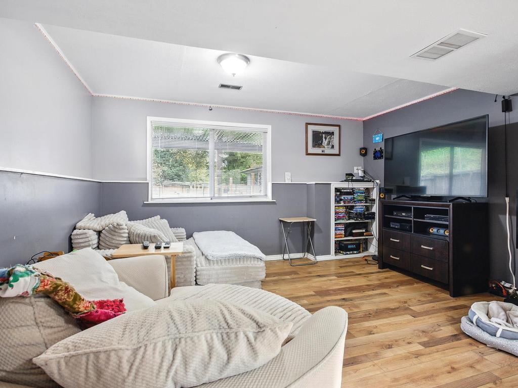 









12380


216

Street,
Maple Ridge,




BC
V2X 5K3

