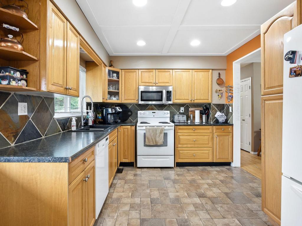 









12380


216

Street,
Maple Ridge,




BC
V2X 5K3

