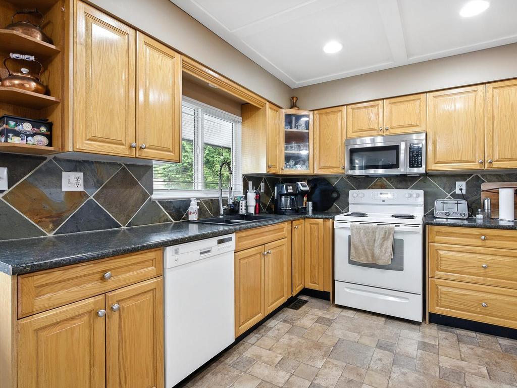 









12380


216

Street,
Maple Ridge,




BC
V2X 5K3

