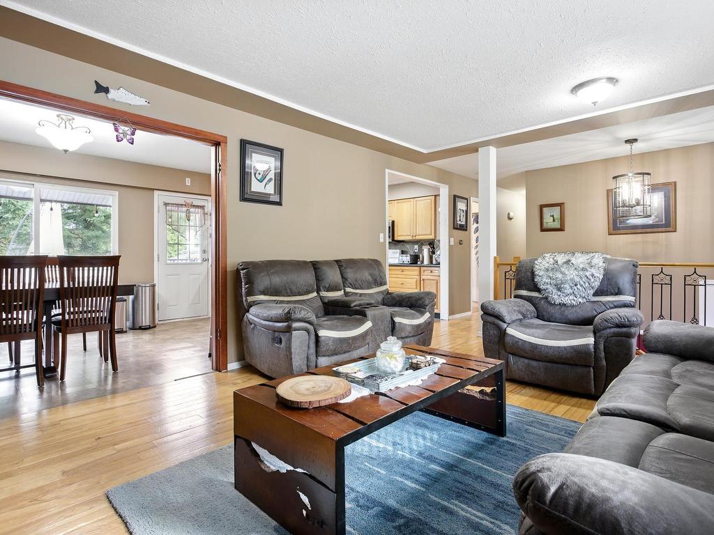









12380


216

Street,
Maple Ridge,




BC
V2X 5K3

