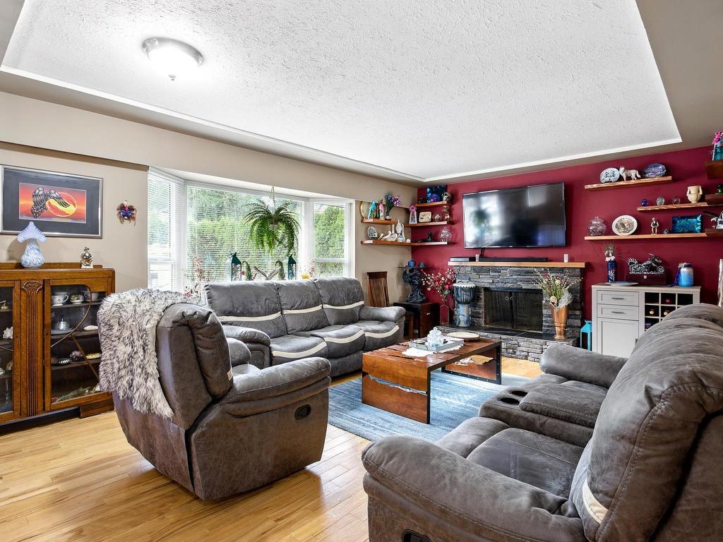 









12380


216

Street,
Maple Ridge,




BC
V2X 5K3

