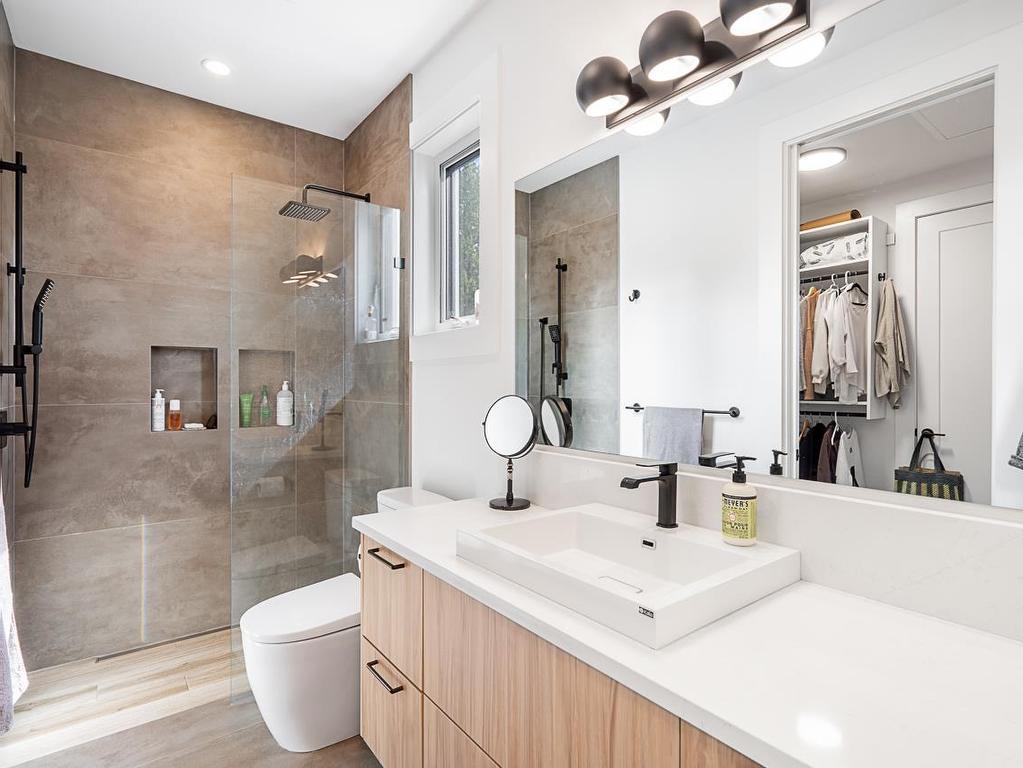 









1024


London

Street,
New Westminster,




BC
V3M 3B8

