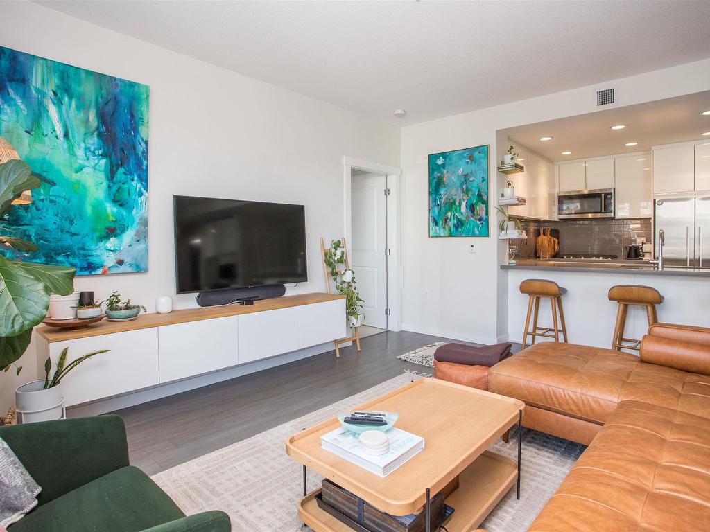









277


1st

Street West,
North Vancouver,




BC
V7M 0E8

