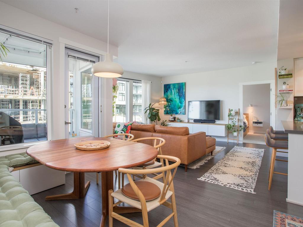 









277


1st

Street West,
North Vancouver,




BC
V7M 0E8

