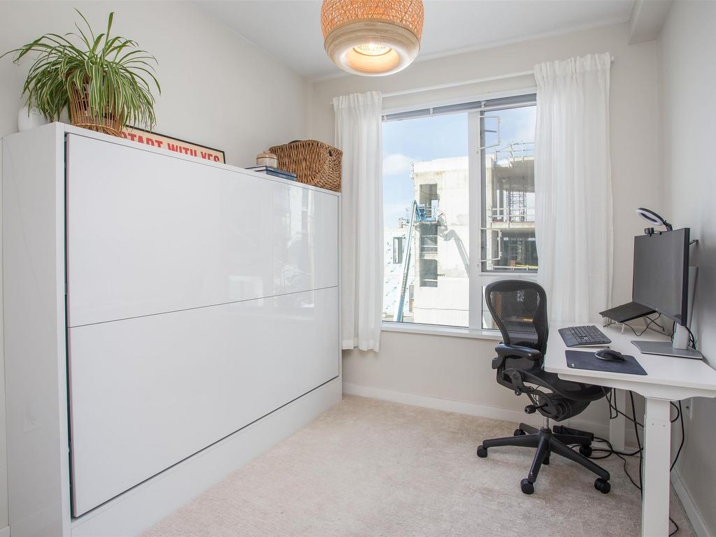









277


1st

Street West,
North Vancouver,




BC
V7M 0E8

