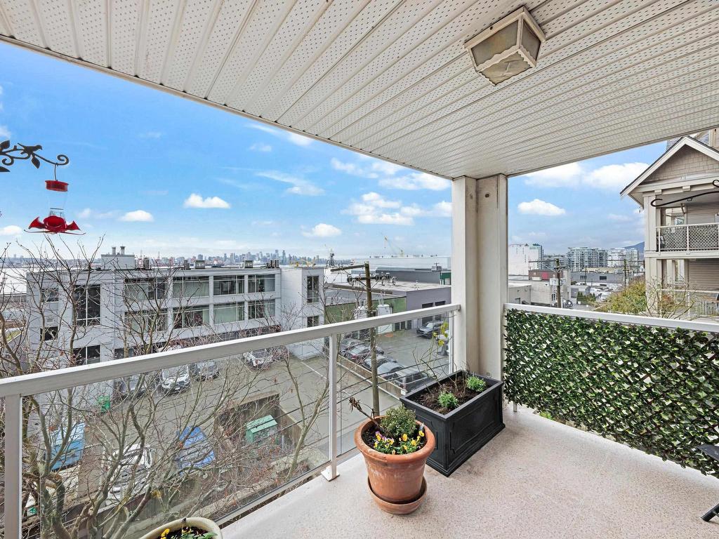 









365


1st

Street East, 213,
North Vancouver,




BC
V7L 4W5

