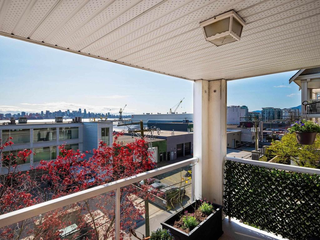 









365


1st

Street East, 213,
North Vancouver,




BC
V7L 4W5

