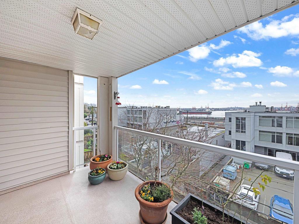 









365


1st

Street East, 213,
North Vancouver,




BC
V7L 4W5

