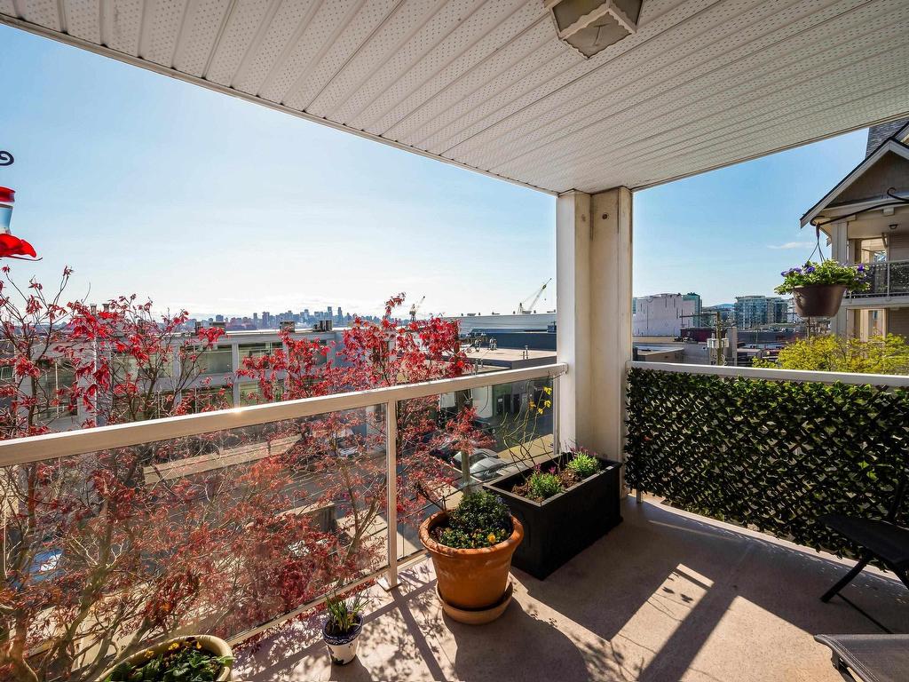 









365


1st

Street East, 213,
North Vancouver,




BC
V7L 4W5

