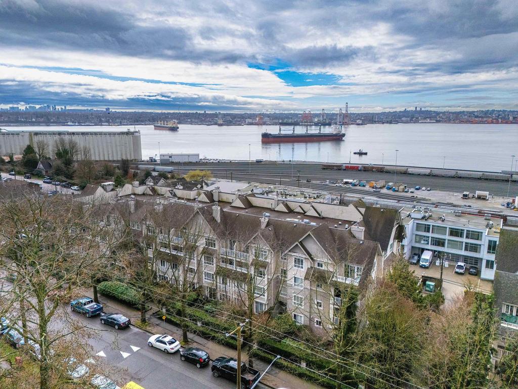 









365


1st

Street East, 213,
North Vancouver,




BC
V7L 4W5

