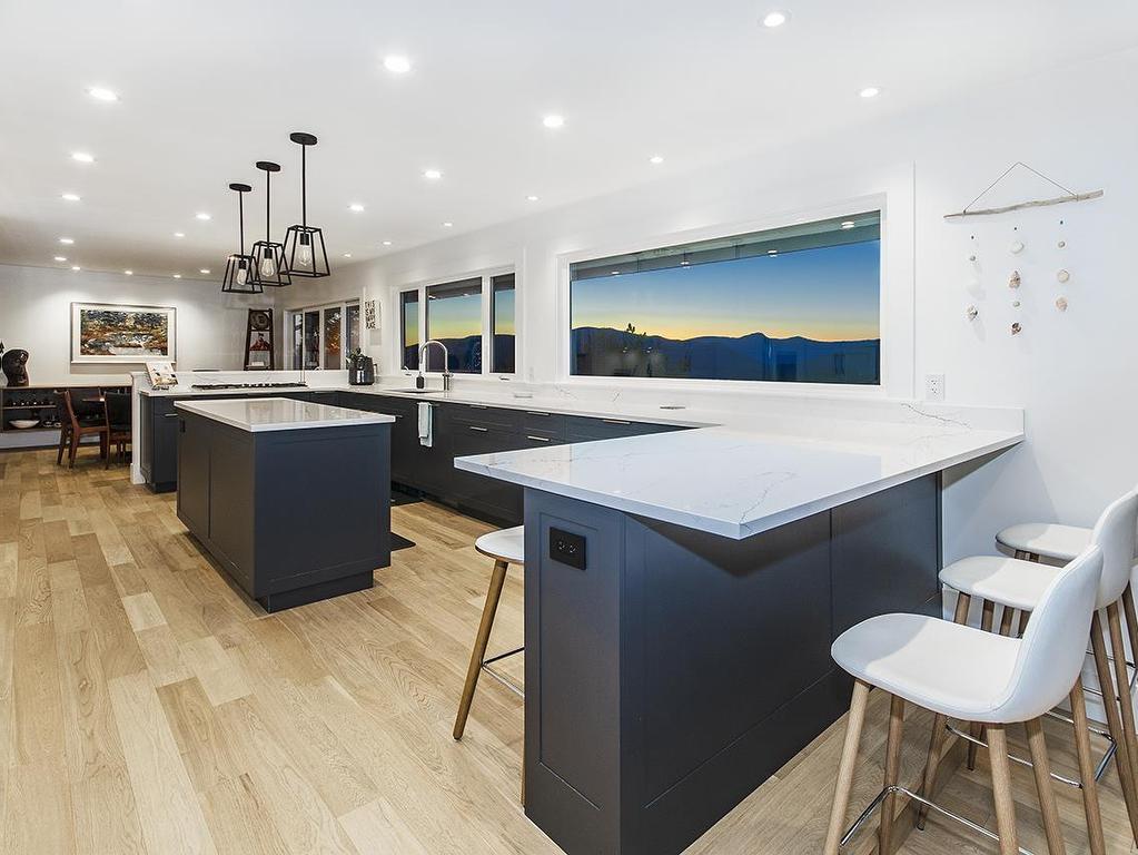 









5237


Timberfeild

Road,
West Vancouver,




BC
V7W 2Y5

