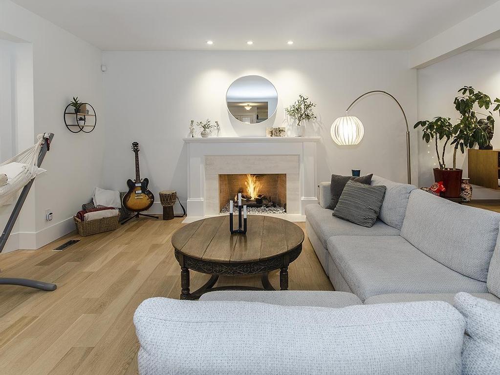









5237


Timberfeild

Road,
West Vancouver,




BC
V7W 2Y5

