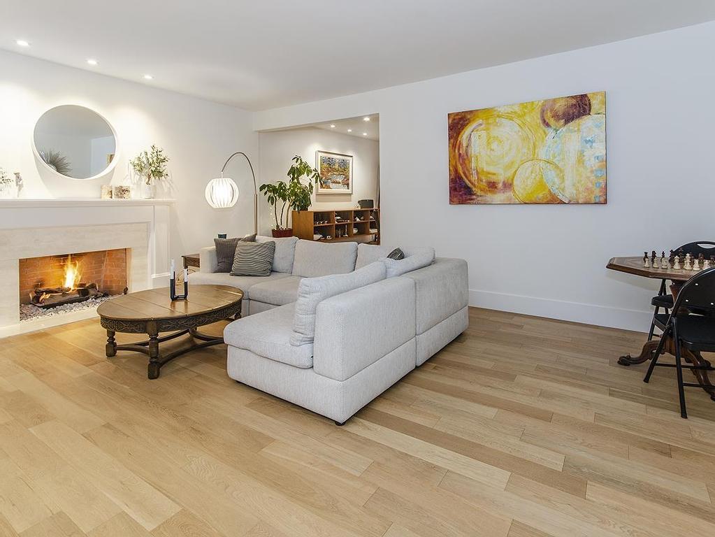 









5237


Timberfeild

Road,
West Vancouver,




BC
V7W 2Y5

