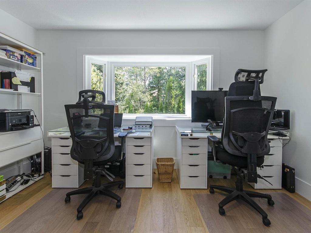 









5237


Timberfeild

Road,
West Vancouver,




BC
V7W 2Y5

