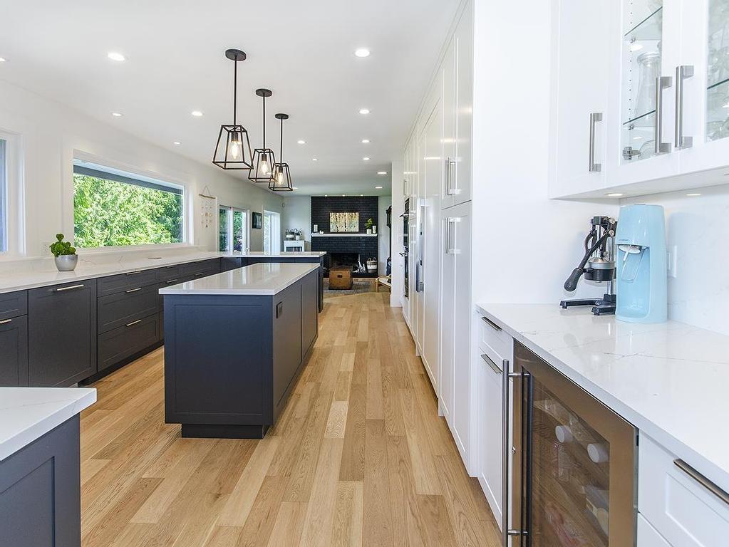









5237


Timberfeild

Road,
West Vancouver,




BC
V7W 2Y5

