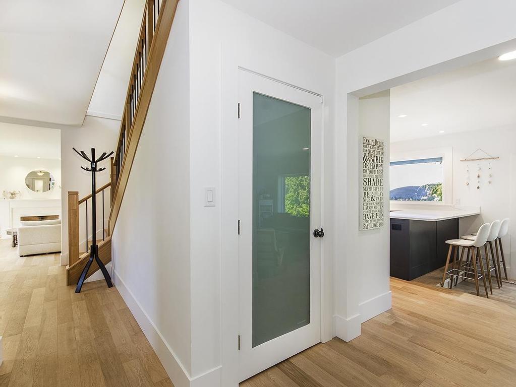 









5237


Timberfeild

Road,
West Vancouver,




BC
V7W 2Y5

