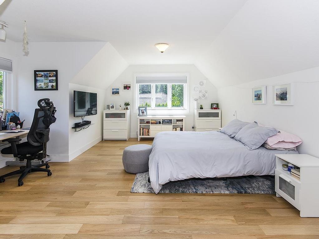 









5237


Timberfeild

Road,
West Vancouver,




BC
V7W 2Y5

