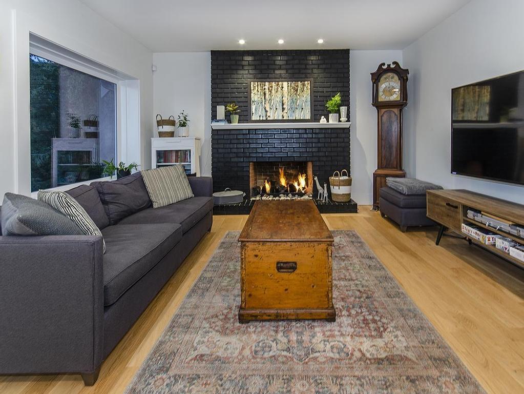 









5237


Timberfeild

Road,
West Vancouver,




BC
V7W 2Y5

