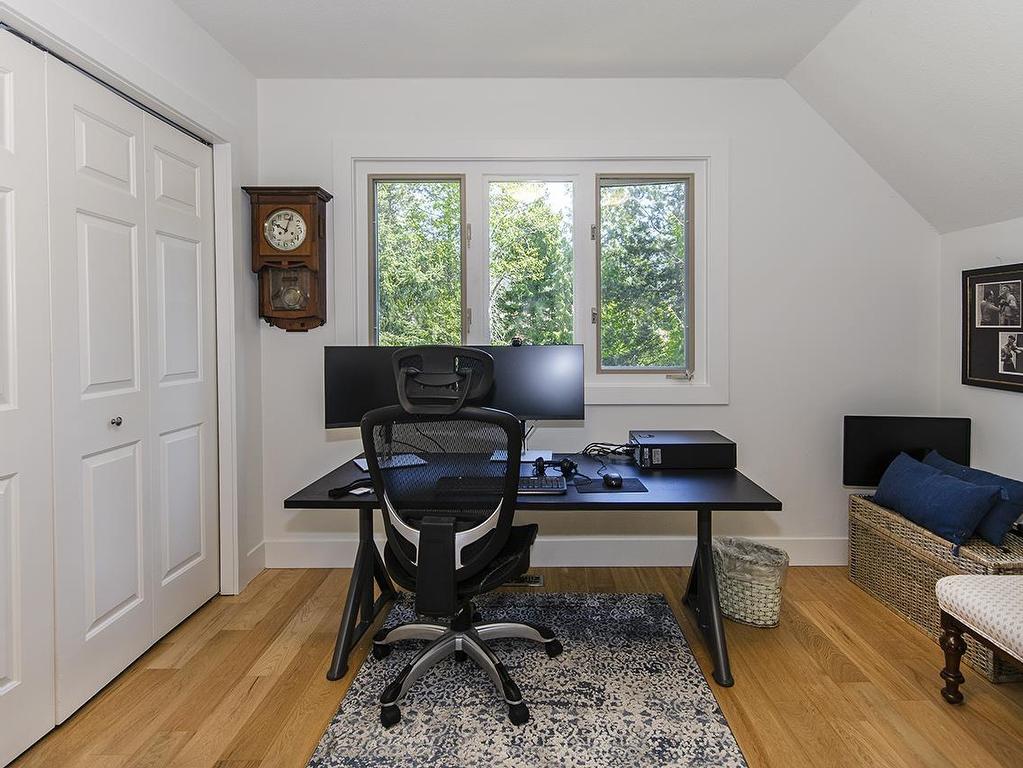 









5237


Timberfeild

Road,
West Vancouver,




BC
V7W 2Y5

