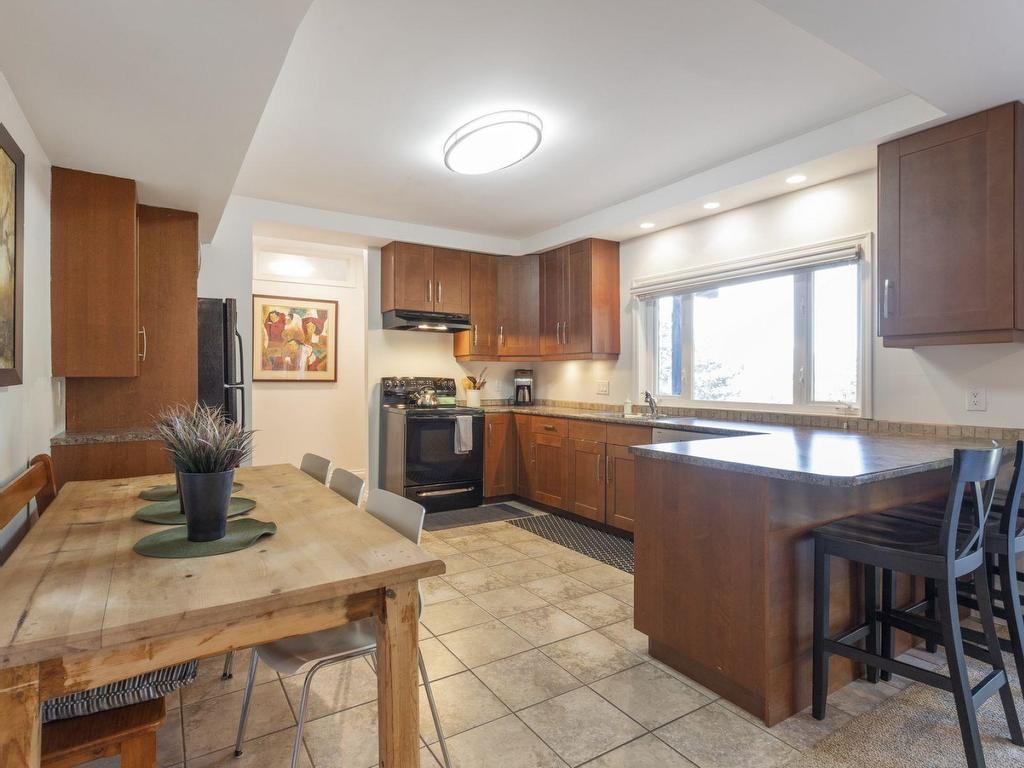 









5237


Timberfeild

Road,
West Vancouver,




BC
V7W 2Y5

