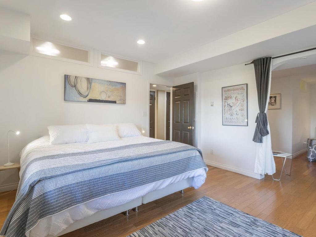 









5237


Timberfeild

Road,
West Vancouver,




BC
V7W 2Y5

