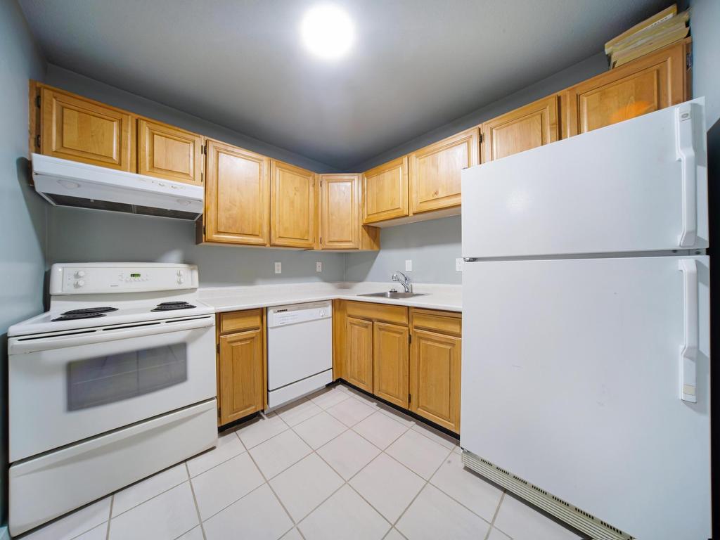 









1385


Draycott

Road, 320,
North Vancouver,




BC
V7J 3K9

