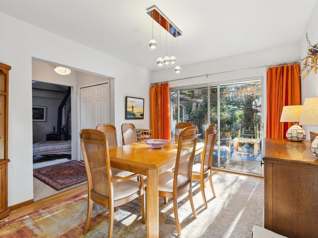 









4028


Rose

Crescent,
West Vancouver,




BC
V7V 2N7

