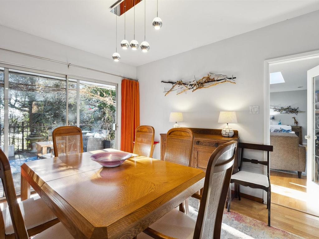 









4028


Rose

Crescent,
West Vancouver,




BC
V7V 2N7


