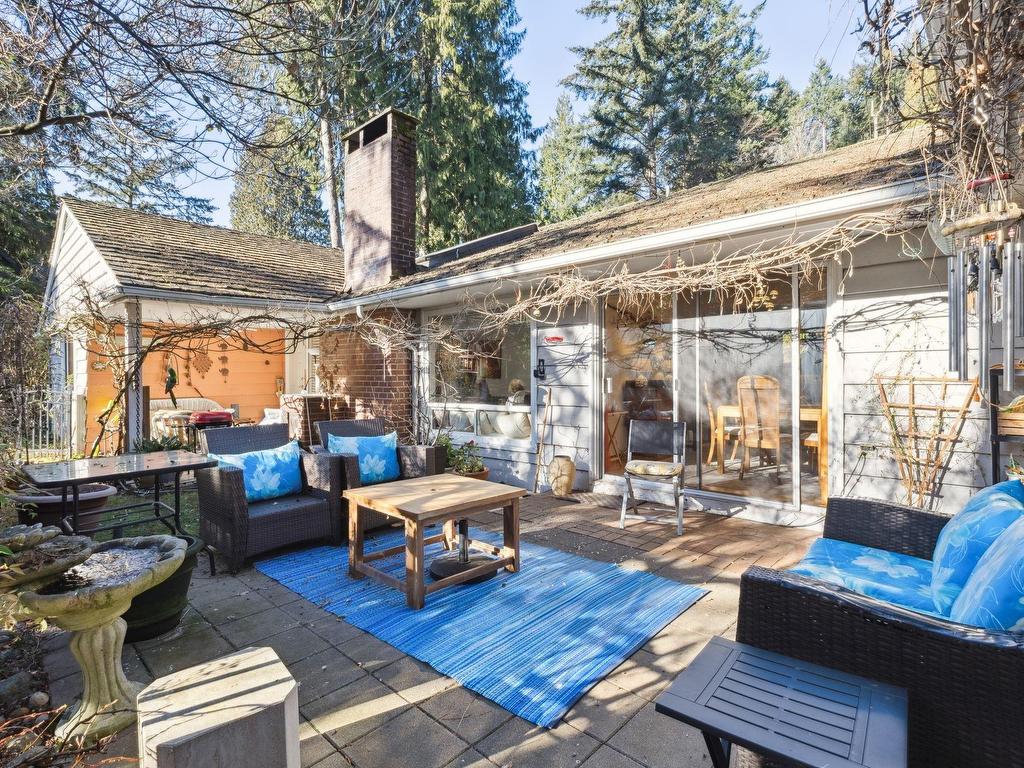 









4028


Rose

Crescent,
West Vancouver,




BC
V7V 2N7

