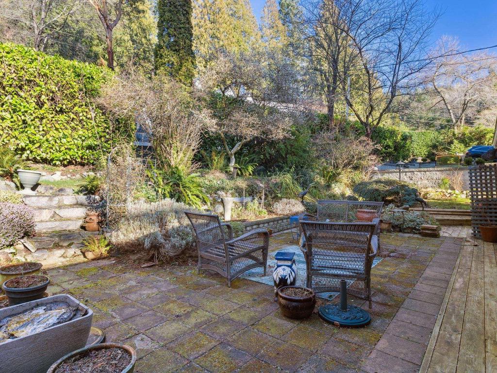 









4028


Rose

Crescent,
West Vancouver,




BC
V7V 2N7

