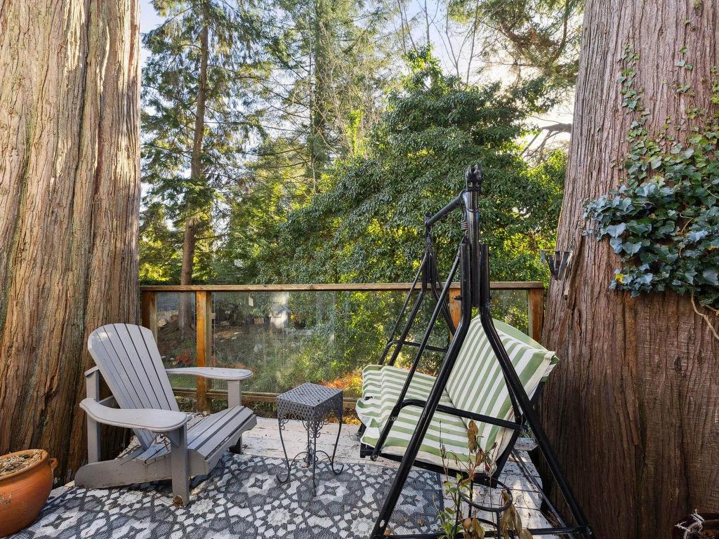 









4028


Rose

Crescent,
West Vancouver,




BC
V7V 2N7

