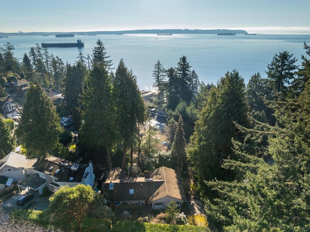 









4028


Rose

Crescent,
West Vancouver,




BC
V7V 2N7

