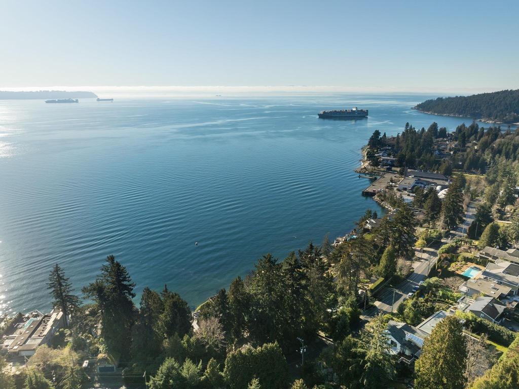 









4028


Rose

Crescent,
West Vancouver,




BC
V7V 2N7

