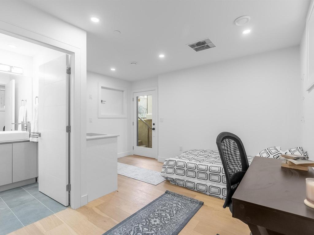 









3511


Triumph

Street,
Vancouver,




BC
V5K 1V2

