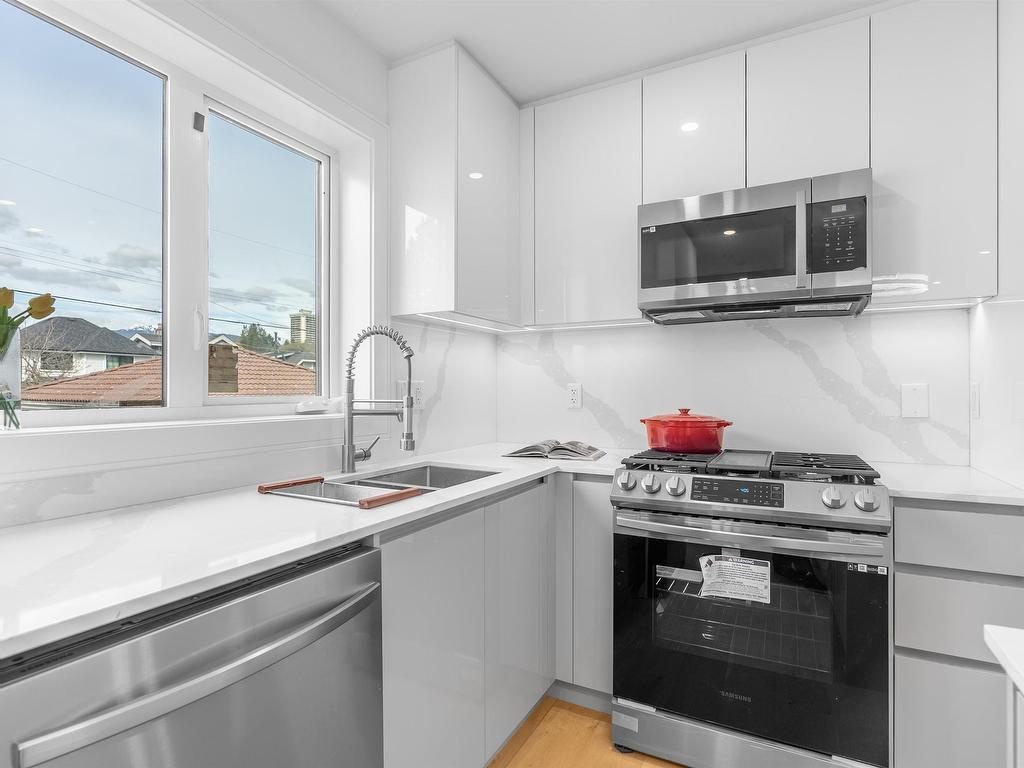 









3511


Triumph

Street,
Vancouver,




BC
V5K 1V2

