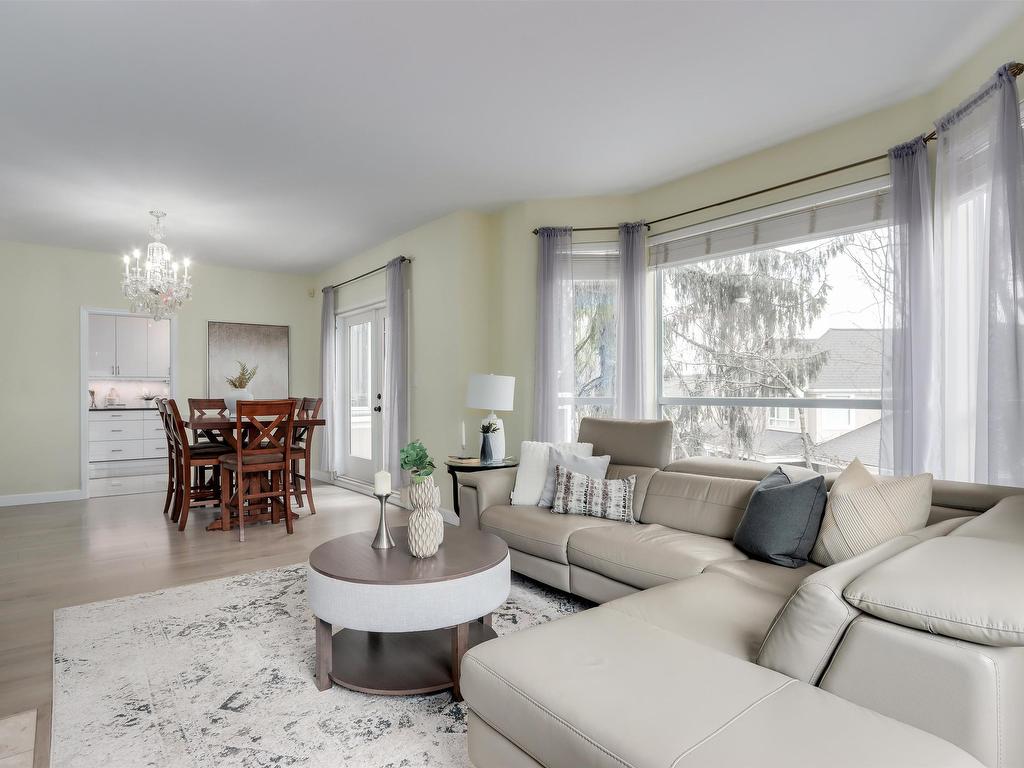 









5262


Oakmount

Crescent, 16,
Burnaby,




BC
V5H 4R7

