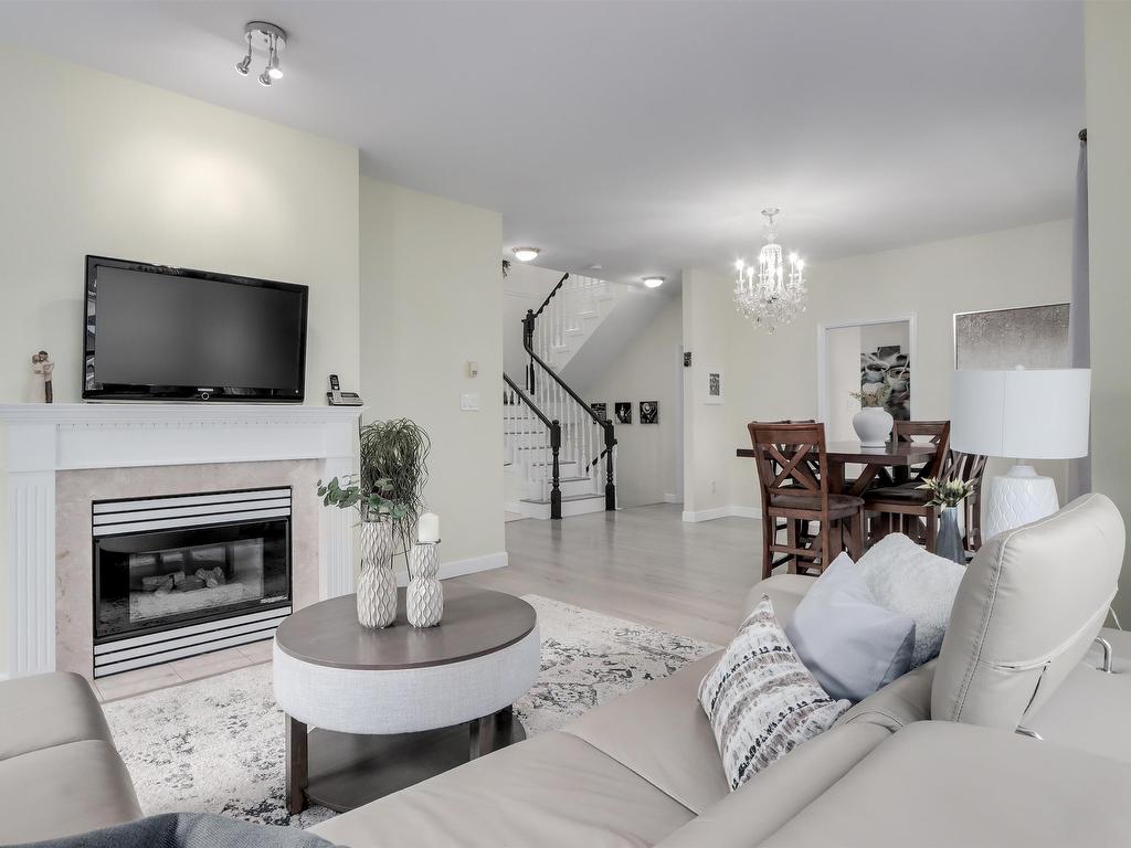 









5262


Oakmount

Crescent, 16,
Burnaby,




BC
V5H 4R7

