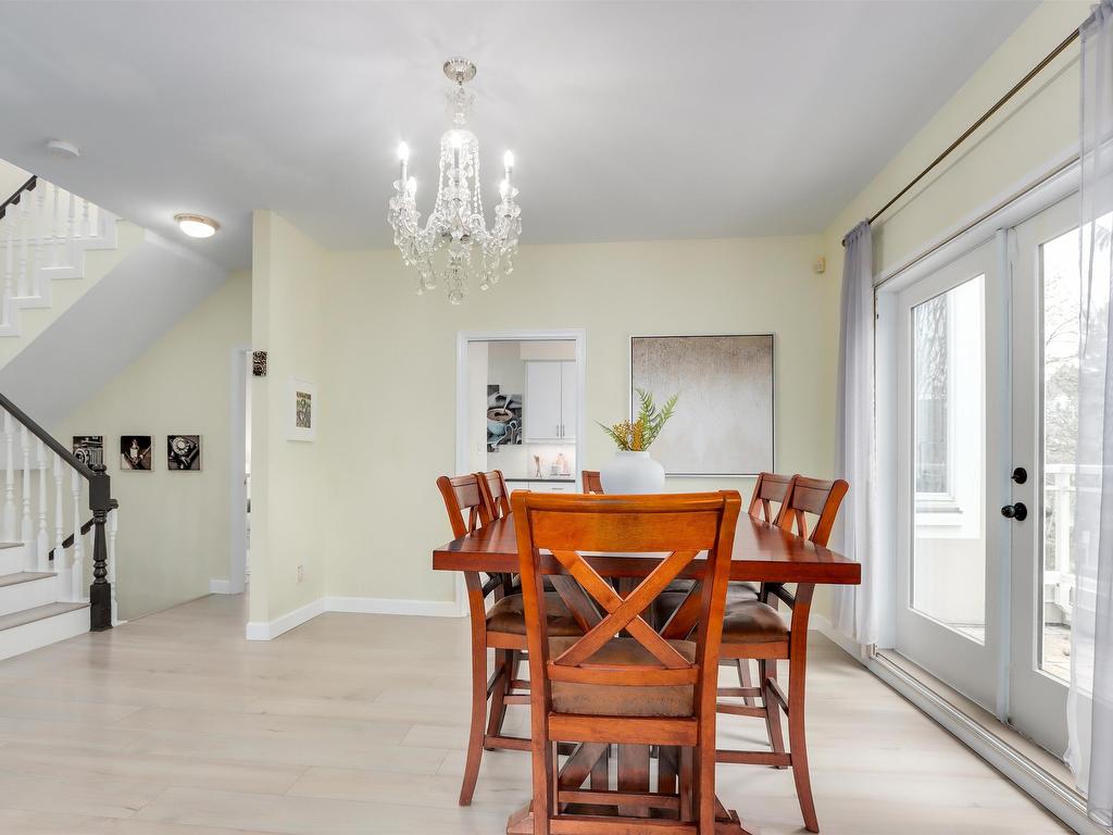 









5262


Oakmount

Crescent, 16,
Burnaby,




BC
V5H 4R7

