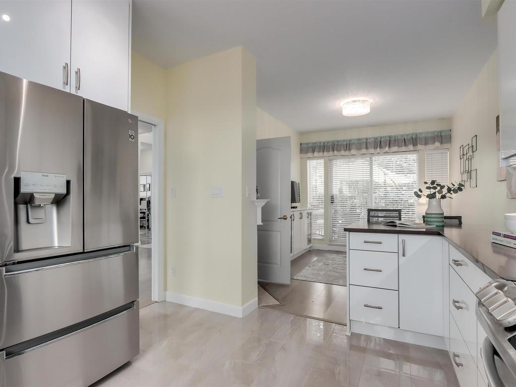 









5262


Oakmount

Crescent, 16,
Burnaby,




BC
V5H 4R7

