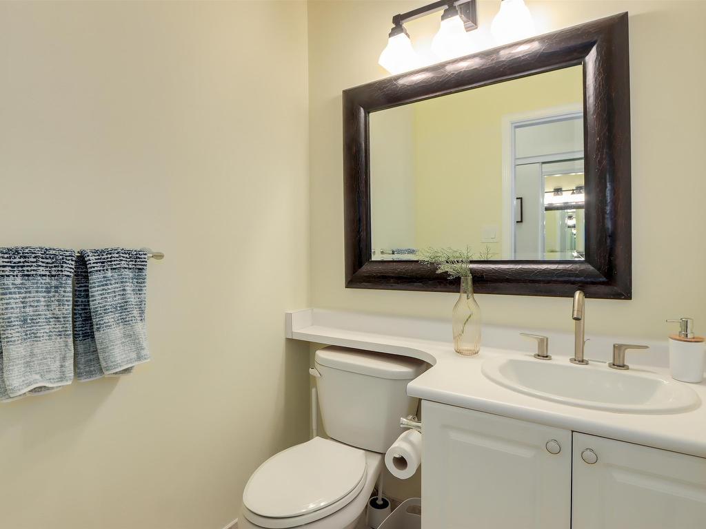 









5262


Oakmount

Crescent, 16,
Burnaby,




BC
V5H 4R7

