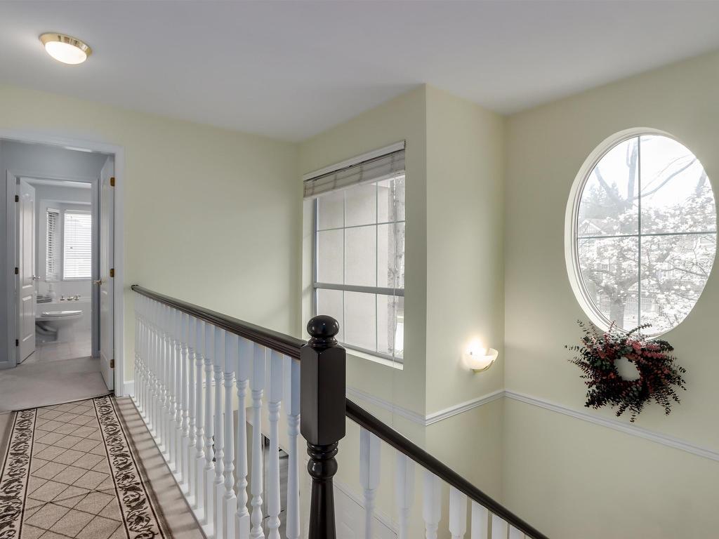 









5262


Oakmount

Crescent, 16,
Burnaby,




BC
V5H 4R7

