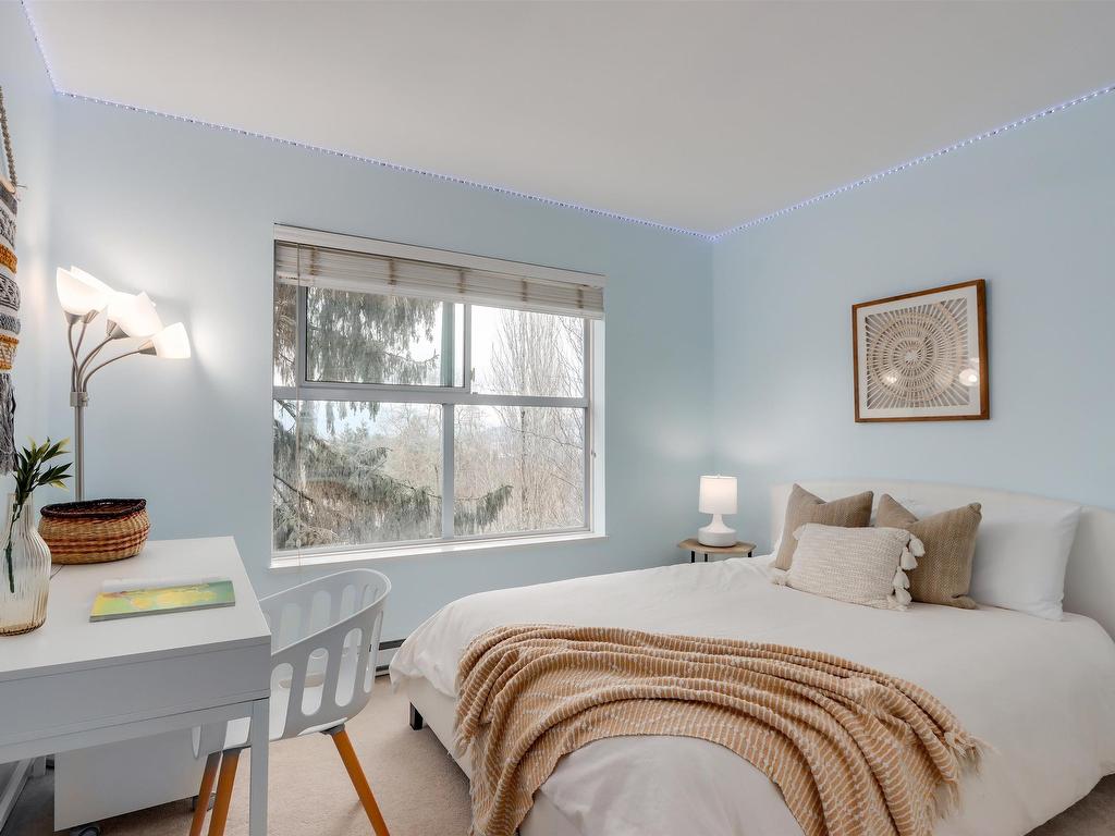 









5262


Oakmount

Crescent, 16,
Burnaby,




BC
V5H 4R7

