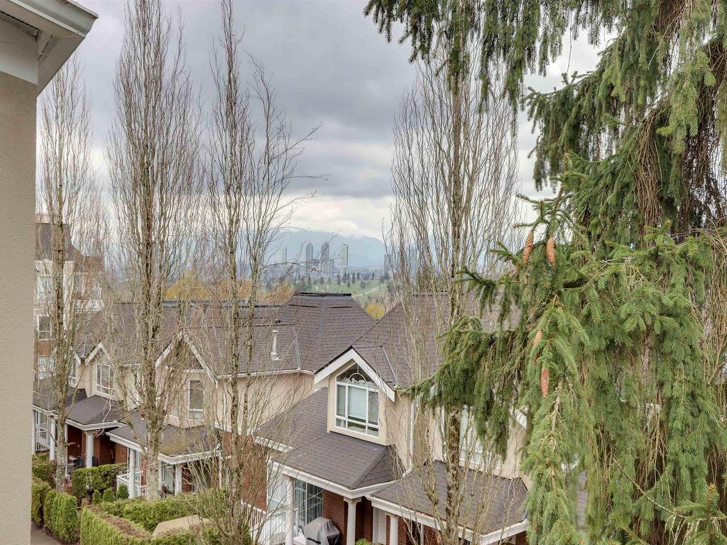 









5262


Oakmount

Crescent, 16,
Burnaby,




BC
V5H 4R7


