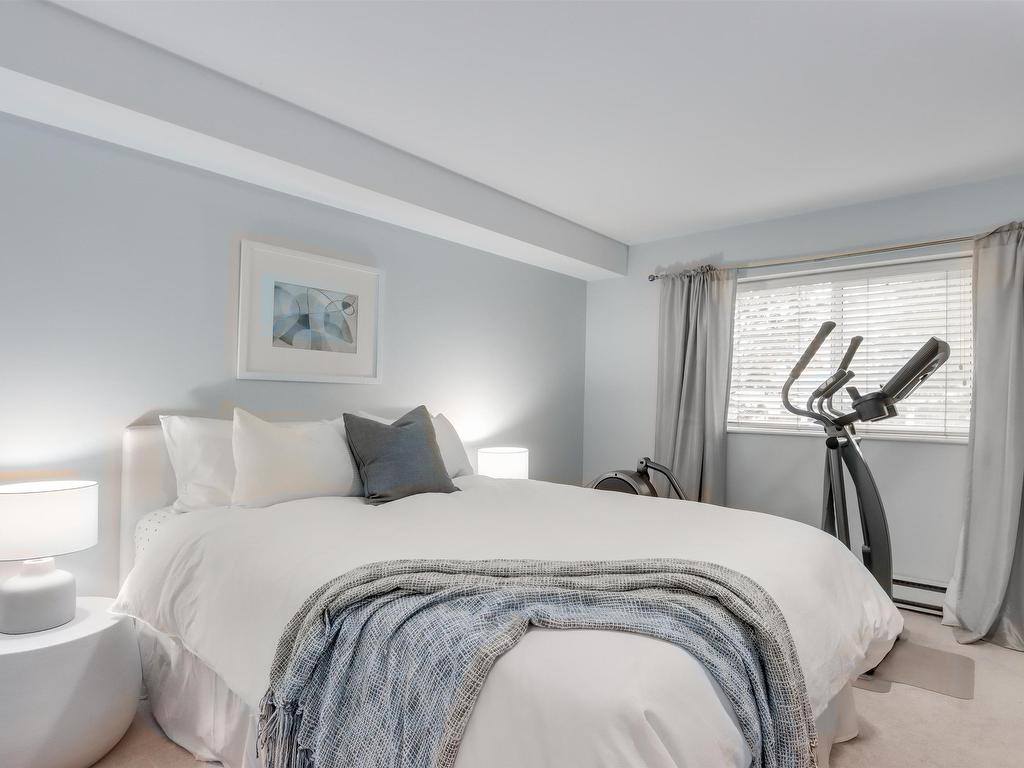 









5262


Oakmount

Crescent, 16,
Burnaby,




BC
V5H 4R7

