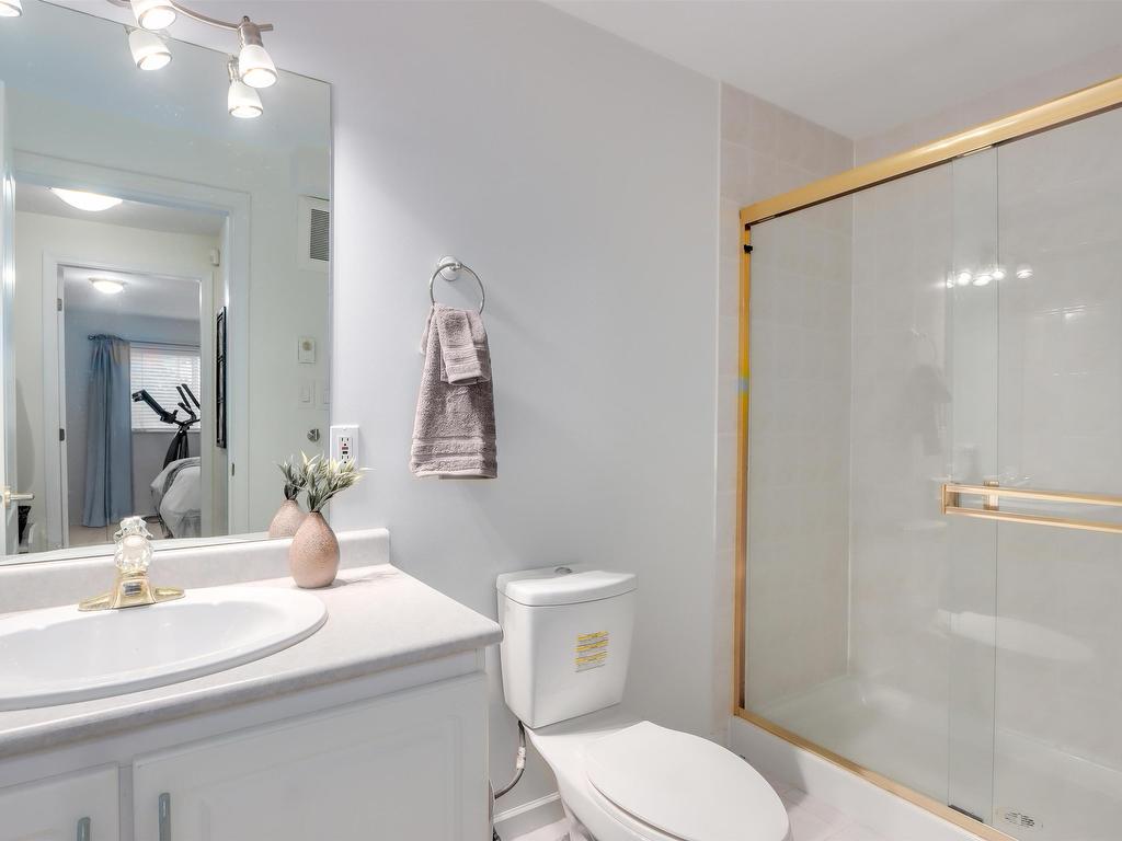 









5262


Oakmount

Crescent, 16,
Burnaby,




BC
V5H 4R7


