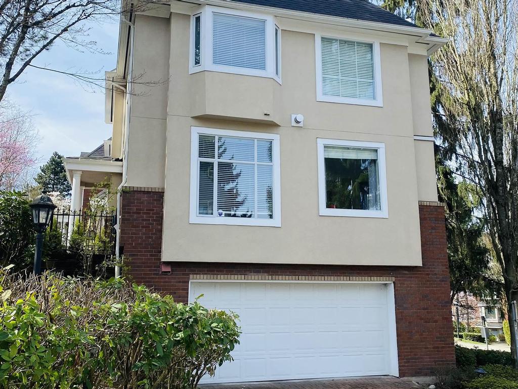 









5262


Oakmount

Crescent, 16,
Burnaby,




BC
V5H 4R7

