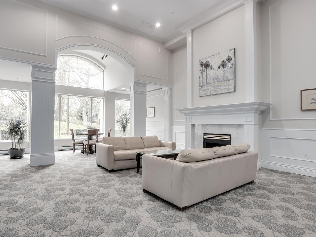









5262


Oakmount

Crescent, 16,
Burnaby,




BC
V5H 4R7

