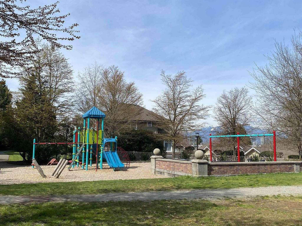









5262


Oakmount

Crescent, 16,
Burnaby,




BC
V5H 4R7


